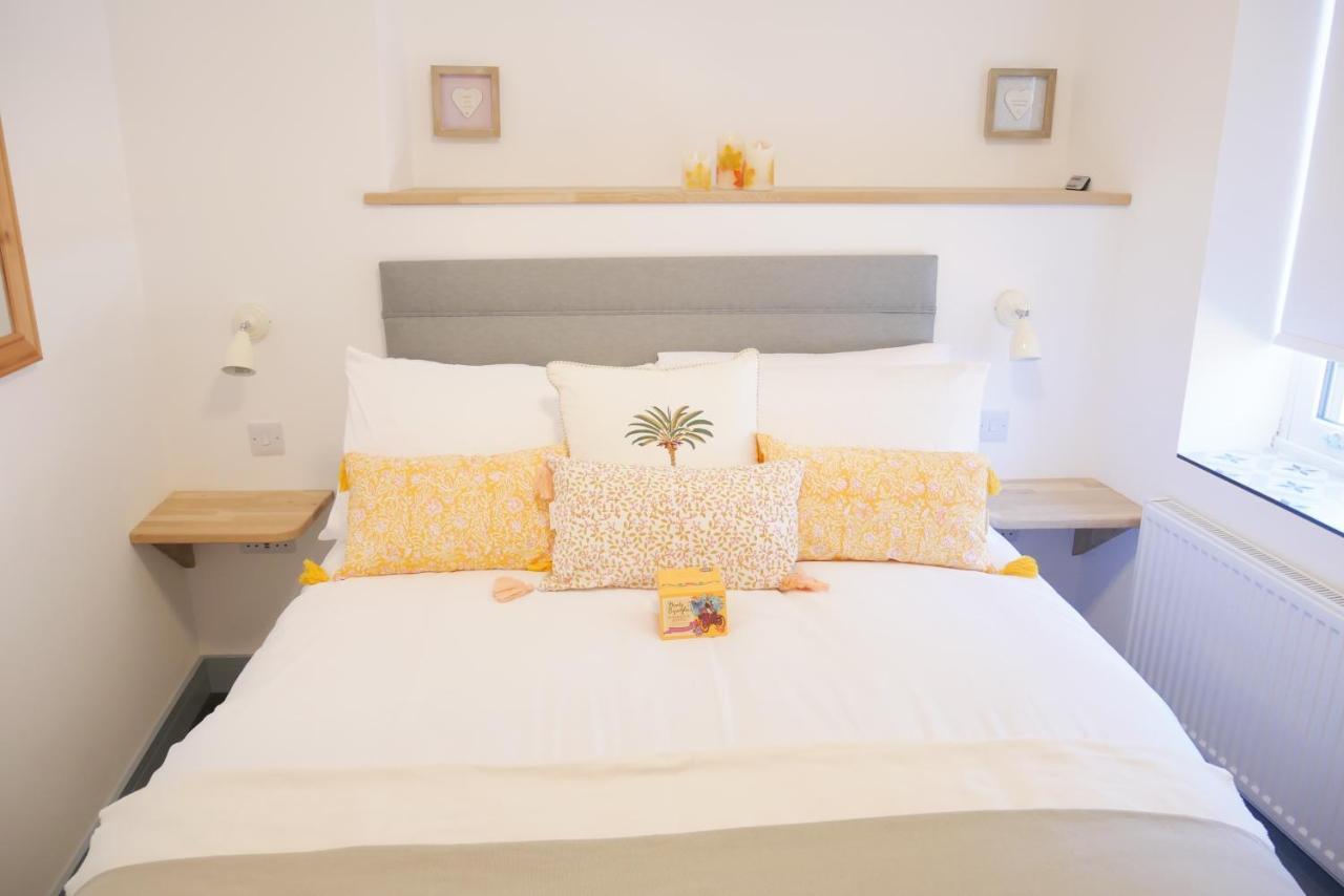 Sunset View, 2 Bedrooms In The Heart Of Holt With Parking Dış mekan fotoğraf