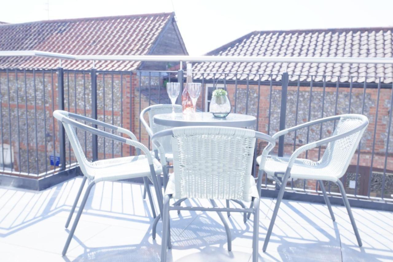 Sunset View, 2 Bedrooms In The Heart Of Holt With Parking Dış mekan fotoğraf